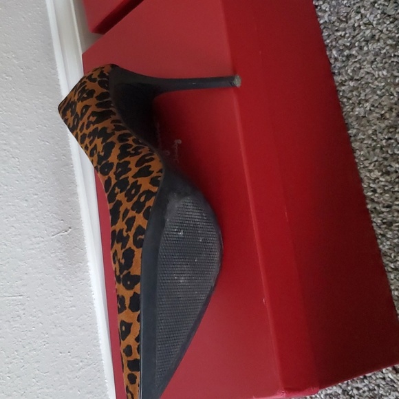 Heels - Picture 3 of 3